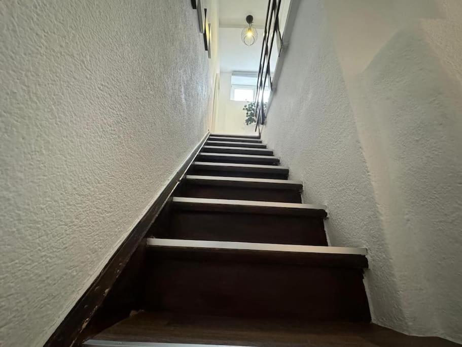 Townhouse Fuer 10 Personen Mit Garten Esslingen am Neckar Eksteriør billede