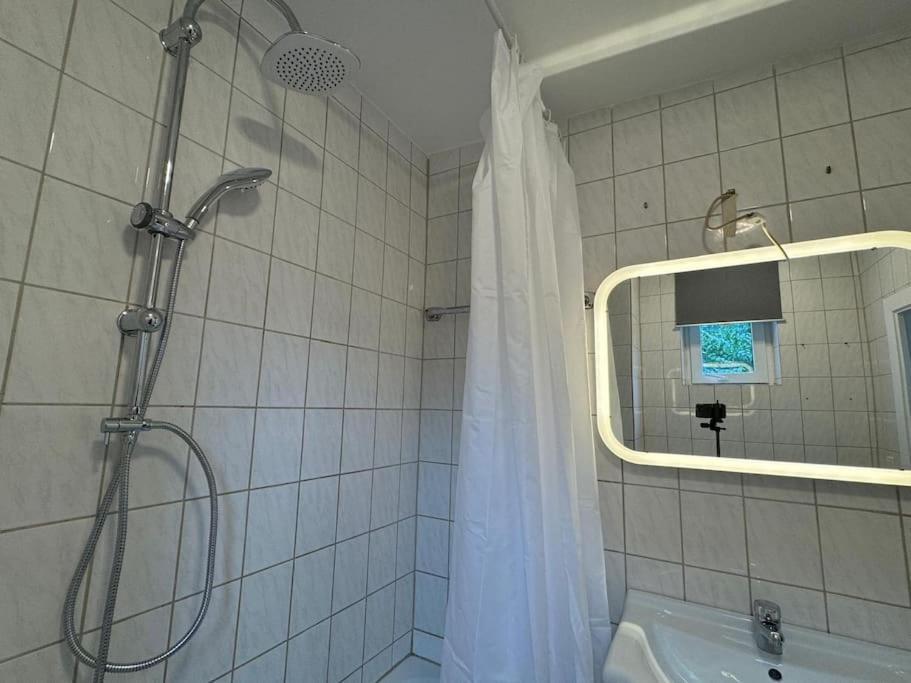 Townhouse Fuer 10 Personen Mit Garten Esslingen am Neckar Eksteriør billede
