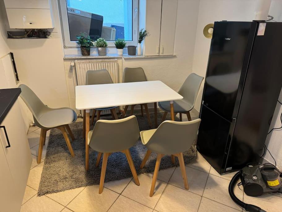 Townhouse Fuer 10 Personen Mit Garten Esslingen am Neckar Eksteriør billede