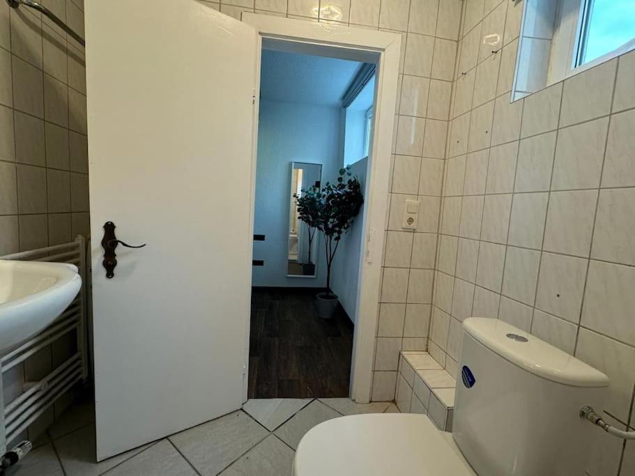 Townhouse Fuer 10 Personen Mit Garten Esslingen am Neckar Eksteriør billede
